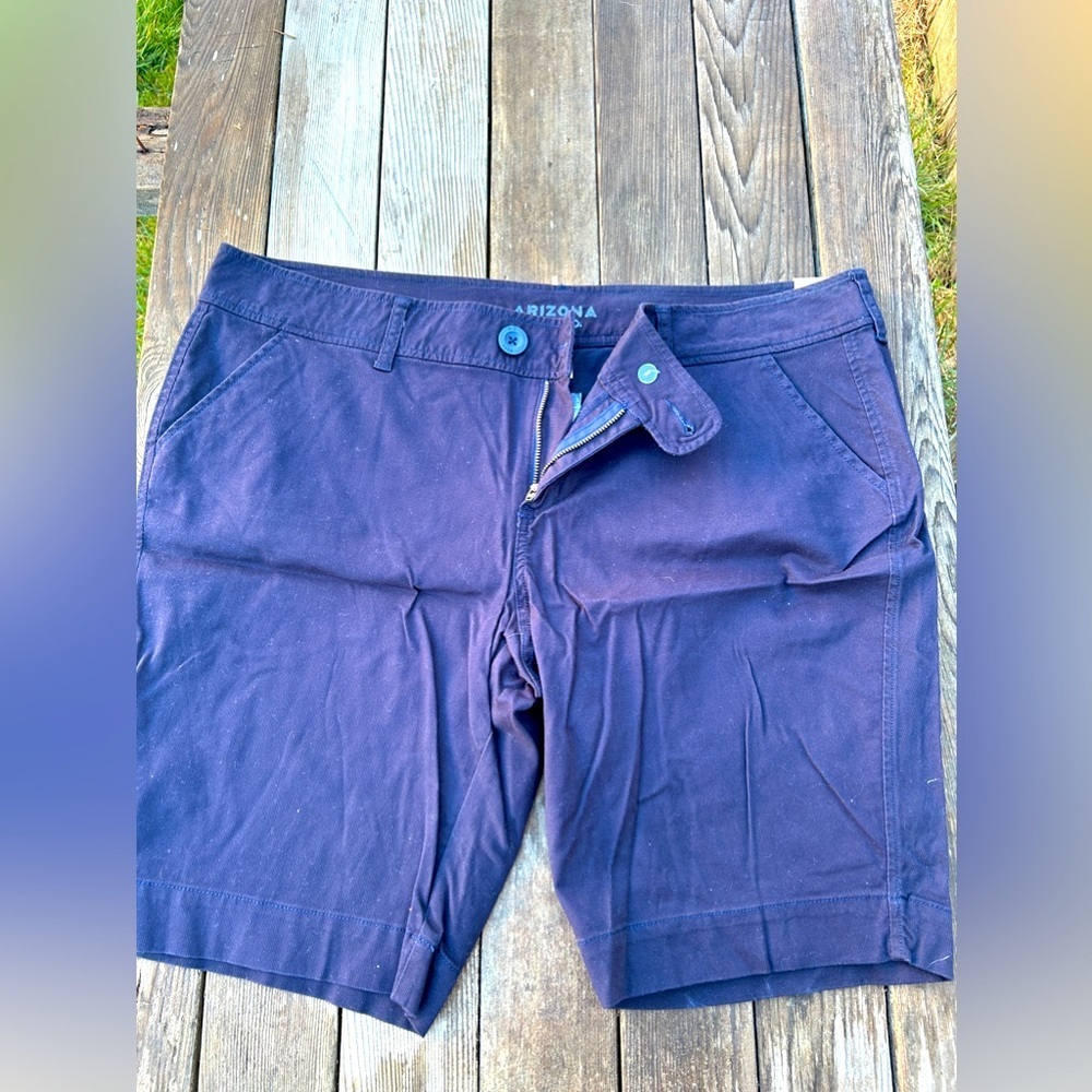 Arizona Jean Co Bermuda Shorts - Size 19 Brand new with tags